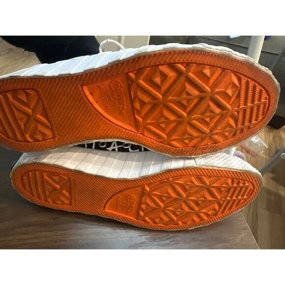 Converse High Top Shoes, Black and White, Mens SIze 6 - Picture 6 of 6